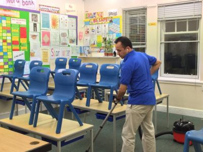 تنظيف المدارس